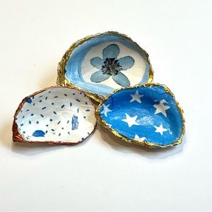 Handcrafted jewelry oyster shell trinket dishes.
